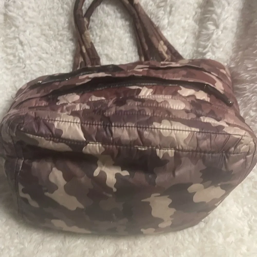 Sondra Roberts Squared quilted nylon burgundy & tan camouflage medium tote bag
